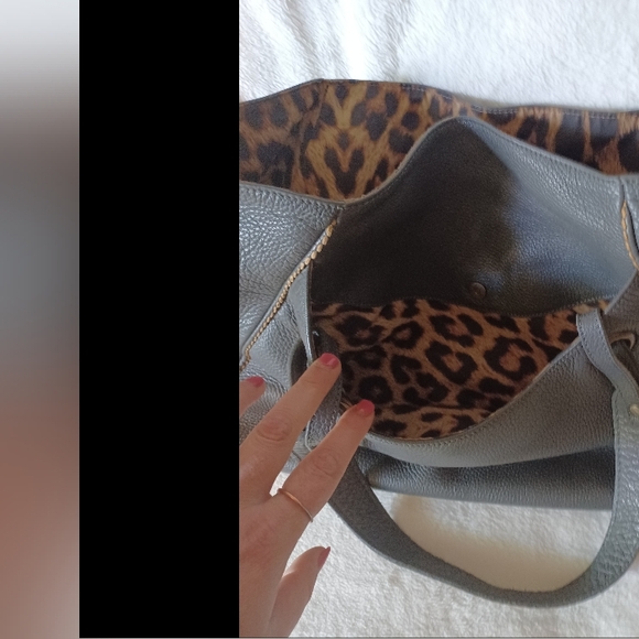 Elegant Gray Leather Bag. - Picture 2 of 8